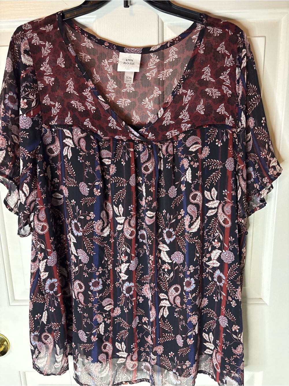 Women’s Short Sleeve Blouse Navy and Burgundy Floral V-Neck Size XXL Like New